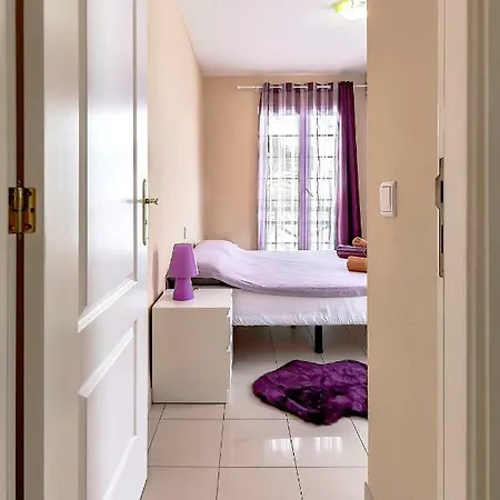 Luxury Beach House With 4 Bedrooms アデヘ