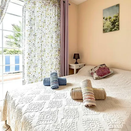 Luxury Beach House With 4 Bedrooms Holiday home *