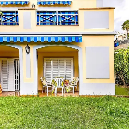 Luxury Beach House With 4 Bedrooms Holiday home *
